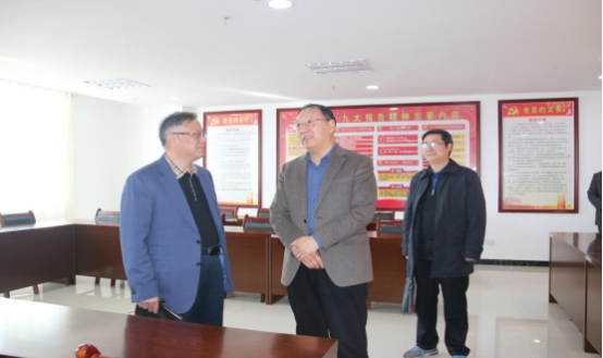 省委常委、省總工會主席馬吉孝等一行蒞臨青海物產(chǎn)集團公司視察，調(diào)研指導道路貨運企業(yè)建會、貨運司機入會等工作