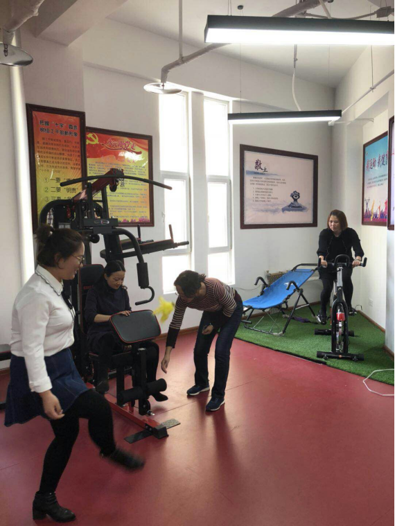 魅力女性、快樂巾幗