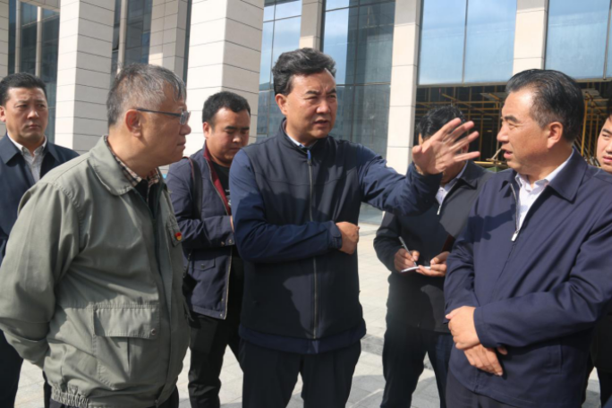 省人大常委會副主任、海東市委書記鳥成云專題調(diào)研曹家堡保稅物流園