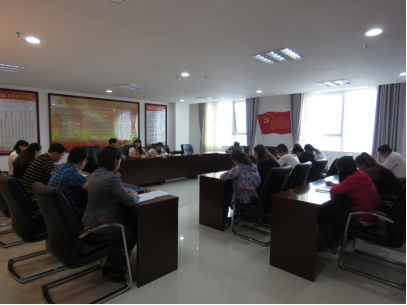 領(lǐng)會(huì)精神實(shí)質(zhì)，迅速掀起學(xué)習(xí)宣傳貫徹團(tuán)的十八大精神熱潮