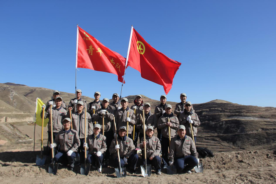 有一種奉獻(xiàn)叫&ldquo;五四精神&rdquo;，有一種擔(dān)當(dāng)叫&ldquo;青年突擊隊&rdquo;